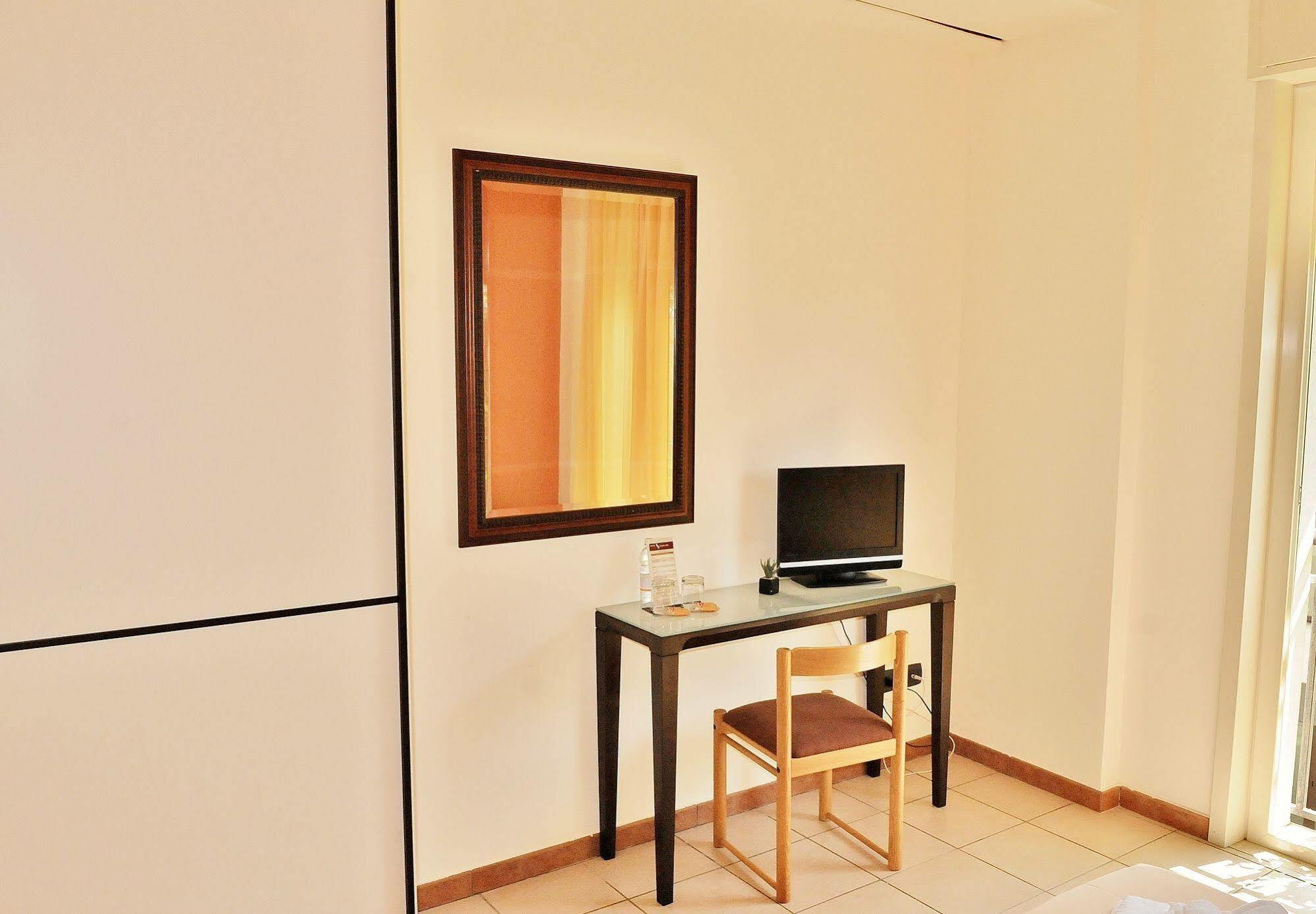 Hotel Rasula Alta Gravina di Catania Eksteriør billede