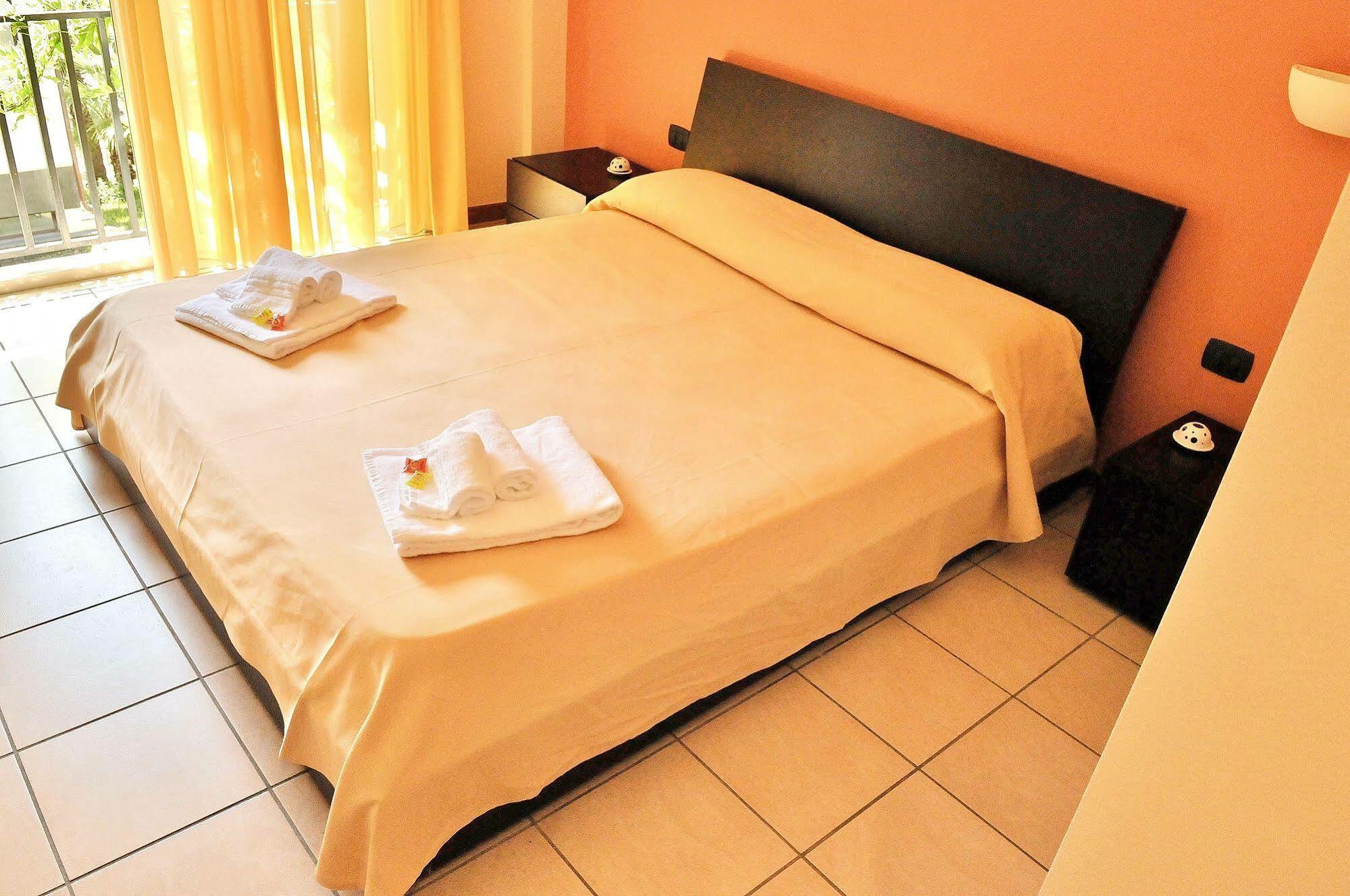 Hotel Rasula Alta Gravina di Catania Eksteriør billede