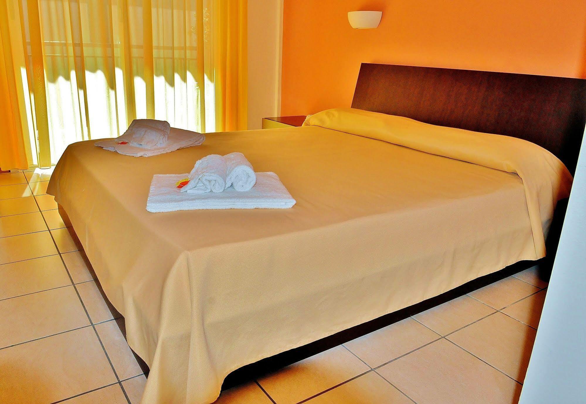Hotel Rasula Alta Gravina di Catania Eksteriør billede