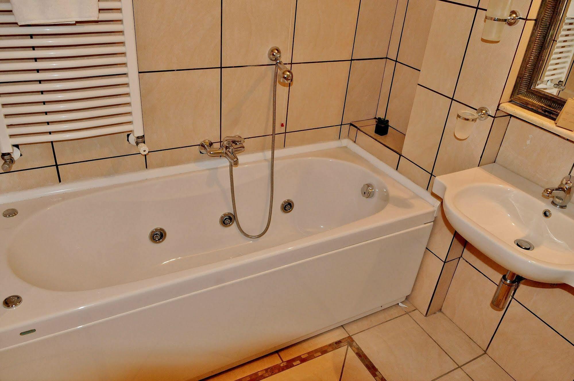 Hotel Rasula Alta Gravina di Catania Eksteriør billede
